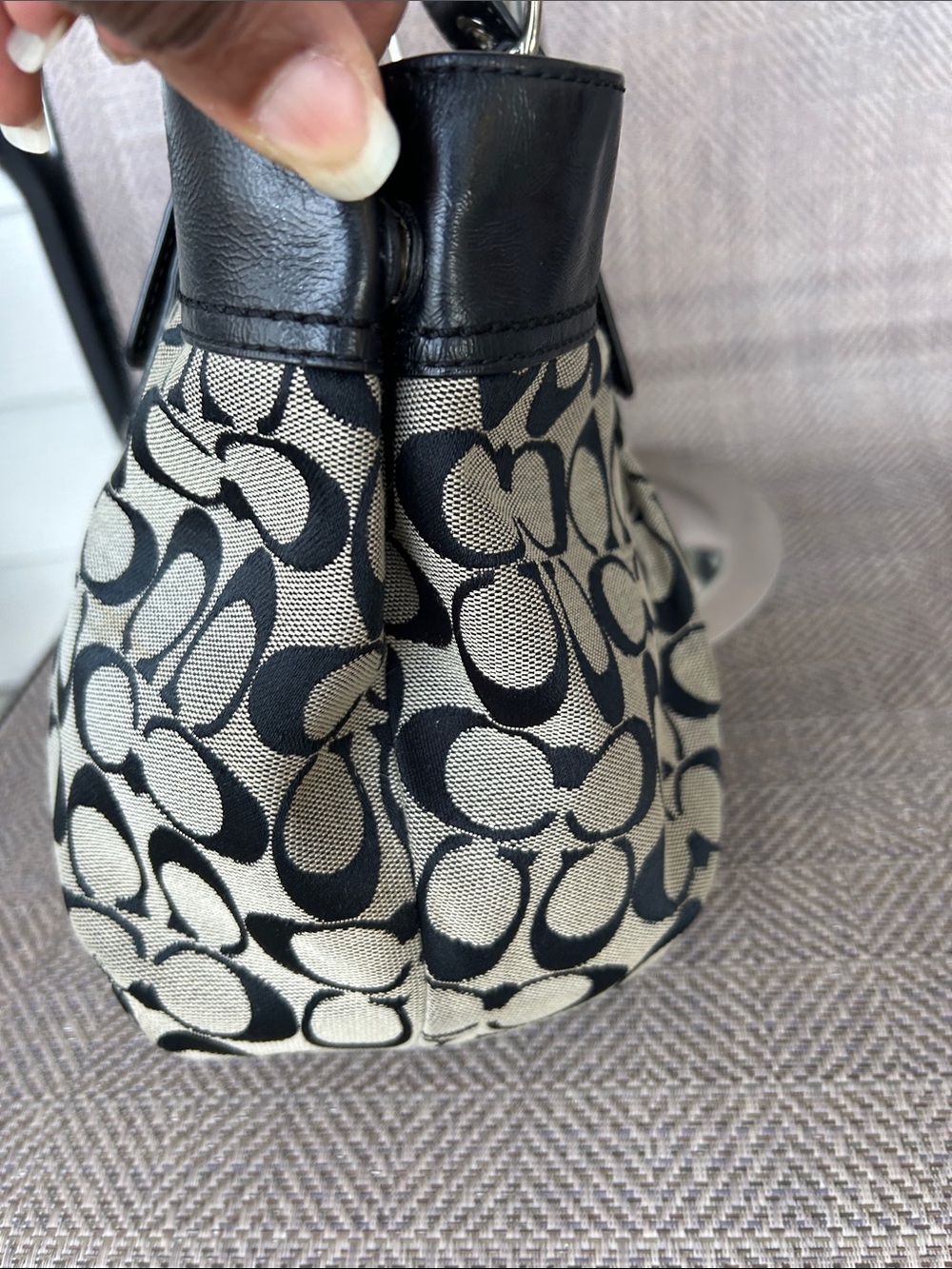 Coach F13742 Soho Black Pleated Leather Trim Signature Canvas Shoulder Bag. - Picture 8 of 16